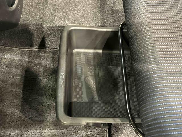 ムーヴ カスタム　ＲＳ　ＳＡ　ナビゲーション　ドライブレコーダー　純正ナビ装着用アップグレードパック　ＥＴＣ車載器　本革巻ステアリングホイール　トップシェイドガラス　運転席シートリフター　チルトステアリング　キーフリーシステム（33枚目）