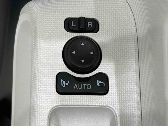 ムーヴキャンバス ストライプスG LEDオートライト・フォグランプ 電動パーキングブレーキ プッシュボタンスタート セキュリティアラーム バックカメラ 両側パワースライドドアウエルカムオープン機能 オート電動格納式ドアミラー(25枚目)