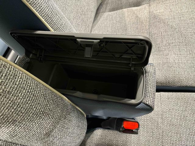 ムーヴキャンバス ストライプスG LEDオートライト・フォグランプ 電動パーキングブレーキ プッシュボタンスタート セキュリティアラーム バックカメラ 両側パワースライドドアウエルカムオープン機能 オート電動格納式ドアミラー(30枚目)