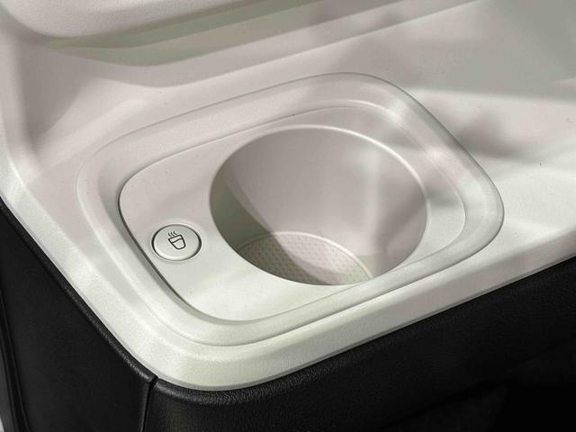 ムーヴキャンバス ストライプスG LEDオートライト・フォグランプ 電動パーキングブレーキ プッシュボタンスタート セキュリティアラーム バックカメラ 両側パワースライドドアウエルカムオープン機能 オート電動格納式ドアミラー(31枚目)