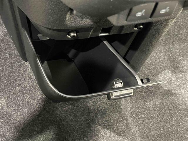 ムーヴキャンバス ストライプスG LEDオートライト・フォグランプ 電動パーキングブレーキ プッシュボタンスタート セキュリティアラーム バックカメラ 両側パワースライドドアウエルカムオープン機能 オート電動格納式ドアミラー(32枚目)