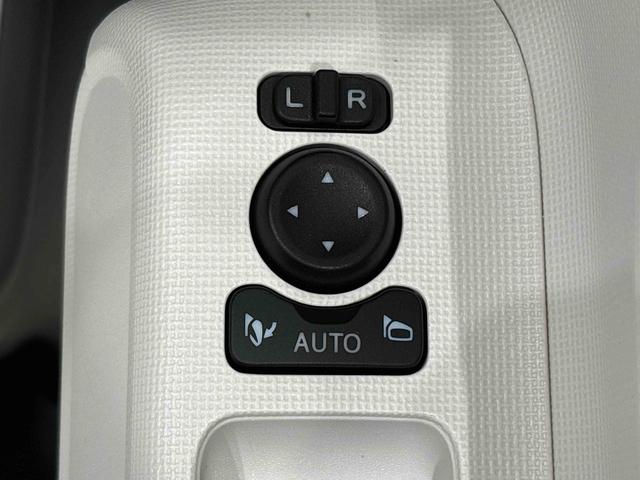 ムーヴキャンバス ストライプスＧ　　ＬＥＤヘッドライト　両側パワースライドドア　ＬＥＤヘッドランプ＆フォグランプ　両側電動スライドドア　キーフリーシステム　キーフリーシステム連動式電動格納ドアミラー　運転席・助手席シートヒーター　バックカメラ　フロントベンチシート（25枚目）