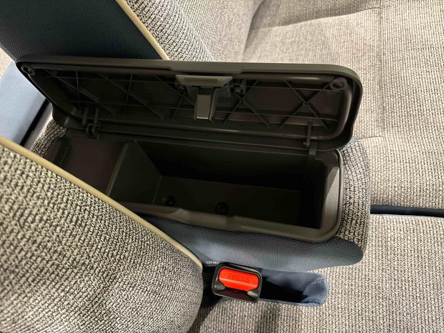 ムーヴキャンバス ストライプスＧ　　ＬＥＤヘッドライト　両側パワースライドドア　ＬＥＤヘッドランプ＆フォグランプ　両側電動スライドドア　キーフリーシステム　キーフリーシステム連動式電動格納ドアミラー　運転席・助手席シートヒーター　バックカメラ　フロントベンチシート（30枚目）