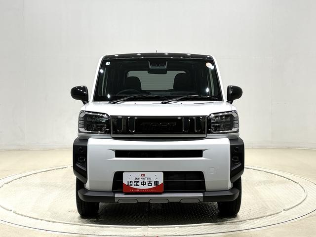 タフト Ｇターボ　ダーククロムベンチャー　２ＷＤ　ＣＶＴ車　ＬＥＤヘッドランプ＆フォグランプ　キーフリーシステム　キーフリーシステム連動式電動格納ドアミラー　運転席・助手席シートヒーター　バックカメラ　スカイフィールトップ　アダプティブクルーズコントロール（6枚目）