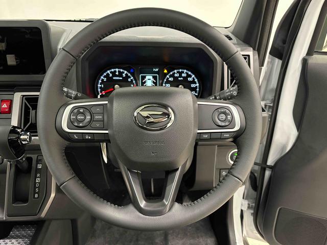 タフト Ｇターボ　クロムベンチャー　スカイフィールトップ　メッキパック　シルバーアンダーガーニッシュ　インテリアアクセント　ＬＥＤオートハイビーム＆フォグランプ　電動パーキングブレーキ　バックカメラ　１５インチアルミホイール（13枚目）