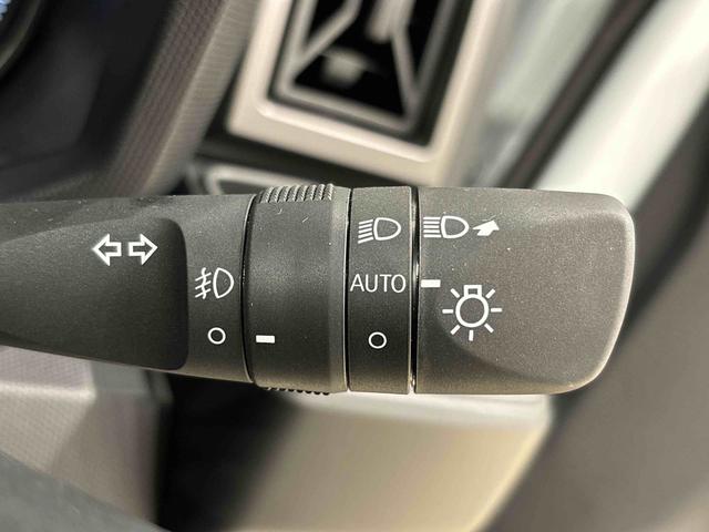 タフト Ｇターボ　クロムベンチャー　スカイフィールトップ　メッキパック　シルバーアンダーガーニッシュ　インテリアアクセント　ＬＥＤオートハイビーム＆フォグランプ　電動パーキングブレーキ　バックカメラ　１５インチアルミホイール（24枚目）