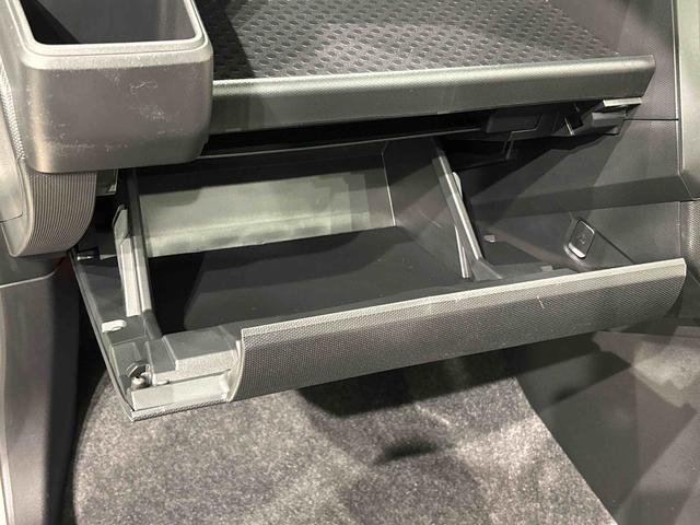 タフト Ｇターボ　クロムベンチャー　スカイフィールトップ　メッキパック　シルバーアンダーガーニッシュ　インテリアアクセント　ＬＥＤオートハイビーム＆フォグランプ　電動パーキングブレーキ　バックカメラ　１５インチアルミホイール（32枚目）