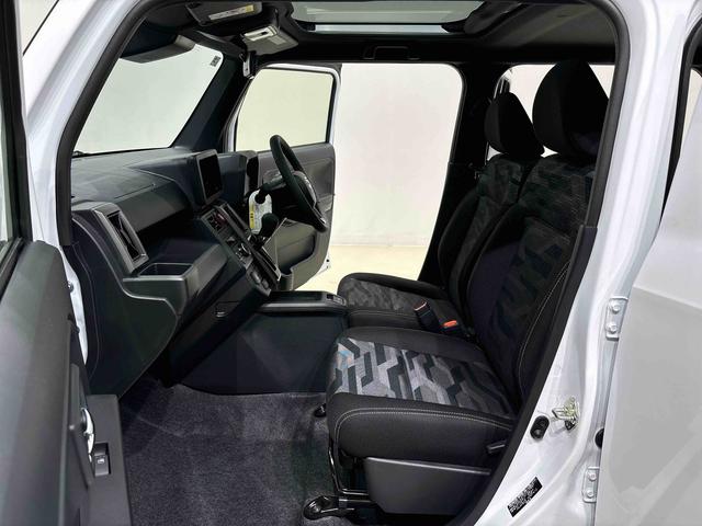 タフト Ｇターボ　クロムベンチャー　スカイフィールトップ　メッキパック　シルバーアンダーガーニッシュ　インテリアアクセント　ＬＥＤオートハイビーム＆フォグランプ　電動パーキングブレーキ　バックカメラ　１５インチアルミホイール（34枚目）