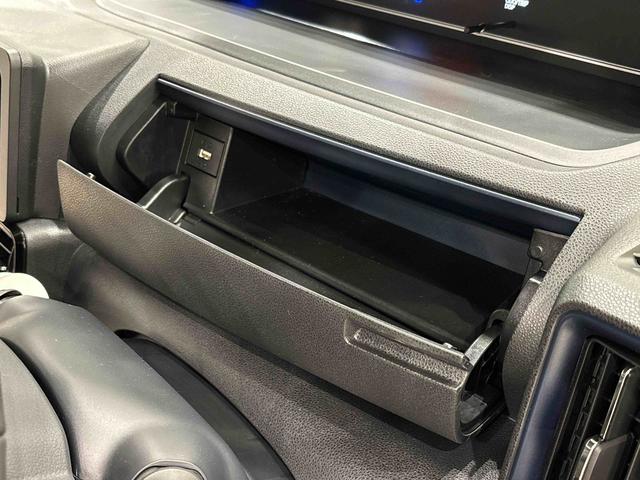 タント カスタムＲＳ　ＬＥＤオートライト　パワースライドドアウェルカムオープン機能　電動パーキングブレーキ　運転席助手席シートヒーター　アルミホイール　キーフリーシステム　　オート電動格納式ドアミラー（28枚目）