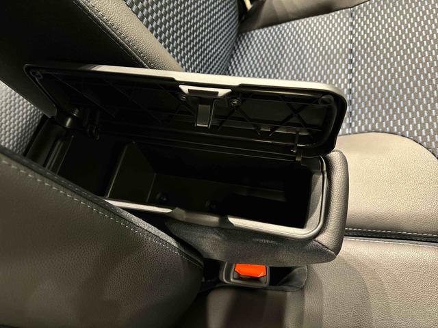 タント カスタムＲＳ　ＬＥＤオートライト　パワースライドドアウェルカムオープン機能　電動パーキングブレーキ　運転席助手席シートヒーター　アルミホイール　キーフリーシステム　　オート電動格納式ドアミラー（32枚目）