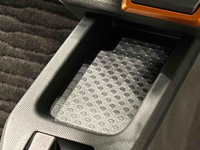 �X�}�[�g�t�H���Ȃǂ��X�b�L���u����Z���^�[�R���\�[���g���C�ł�