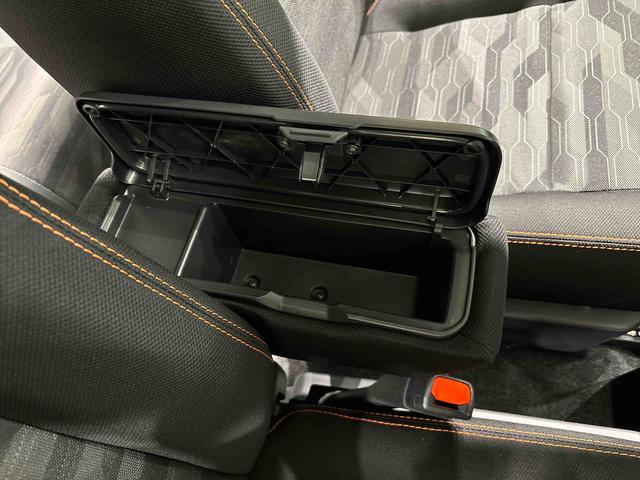 ������Ƃ��������ނȂǂ����[�ł���{�b�N�X�t���Z���^�[�A�[�����X�g���t���Ă܂���