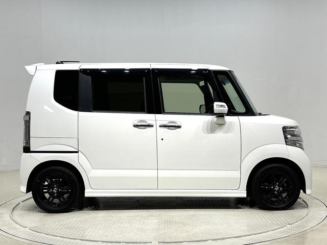 N-BOXカスタム G SSブラックスタイルパッケージ カーナビ バックモニター ドライブレコーダー ETC車載器 後席両側パワースライドドア オートライト オートエアコン プッシュボタンスタート トップシェイドガラス キーフリーシステム アルミホイール 電動格納式ドアミラー(11枚目)
