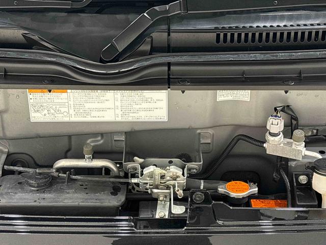 ハイゼットカーゴ ＤＸ　２ＷＤ　４ＡＴ車　ＣＤステレオ　バイザー付き　マニュアルエアコン　アイドリングストップ　オートライト　前席パワーウィンドウ　チケットホルダー付きサンバイザー　トップシェイドガラス　ハロゲンヘッドライト　純正スチールホイール　キーレスエントリー（33枚目）