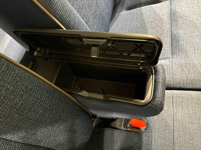 ムーヴキャンバス セオリーGターボ LEDオートライト・フォグランプ 電動パーキングブレーキ プッシュボタンスタート セキュリティアラーム バックカメラ 両側パワースライドドアウエルカムオープン機能 オート電動格納式ドアミラー(31枚目)