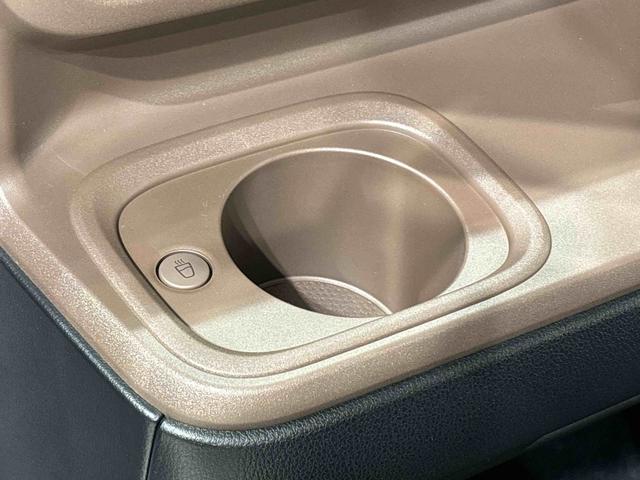 ムーヴキャンバス セオリーGターボ LEDオートライト・フォグランプ 電動パーキングブレーキ プッシュボタンスタート セキュリティアラーム バックカメラ 両側パワースライドドアウエルカムオープン機能 オート電動格納式ドアミラー(32枚目)