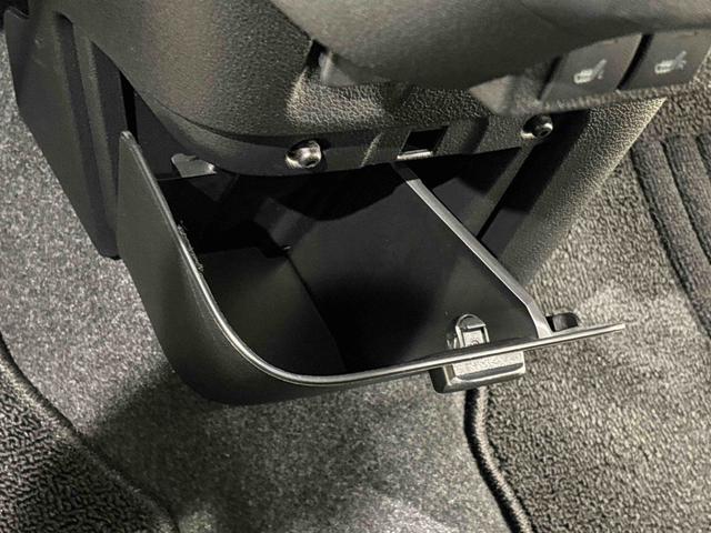 ムーヴキャンバス セオリーGターボ LEDオートライト・フォグランプ 電動パーキングブレーキ プッシュボタンスタート セキュリティアラーム バックカメラ 両側パワースライドドアウエルカムオープン機能 オート電動格納式ドアミラー(33枚目)