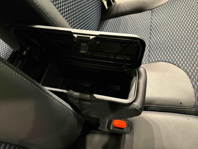 タント カスタムＲＳ　ターボ車　７インチフルセグナビ　ドラレコ付　バックカメラ　両側電動スライドドア　ＬＥＤヘッドライト　ＬＥＤフォグランプ　オートライト　オートハイビーム　アダプティブルクルーズコントロール　ＳＲＳサイドエアバッグ　プッシュボタンスタート（32枚目）