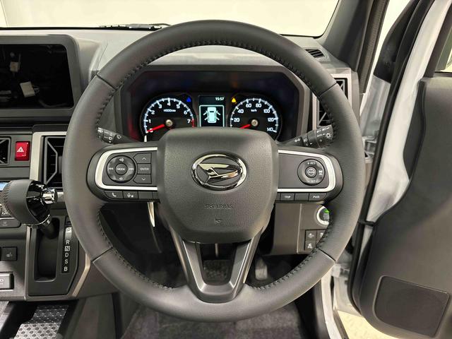 タフト Ｇ　ダーククロムベンチャー　スカイフィールトップ　クロムパック　メッキパック　シルバーアンダーガーニッシュ　インテリアアクセント　ＬＥＤオートライト＆フォグランプ　電動パーキングブレーキ　バックカメラ　アルミホイール（13枚目）