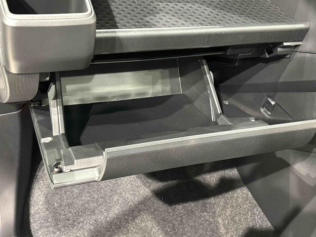 タフト Ｇ　ダーククロムベンチャー　スカイフィールトップ　クロムパック　メッキパック　シルバーアンダーガーニッシュ　インテリアアクセント　ＬＥＤオートライト＆フォグランプ　電動パーキングブレーキ　バックカメラ　アルミホイール（32枚目）