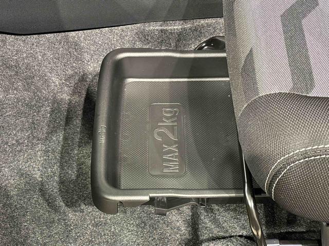 タフト Ｇ　ダーククロムベンチャー　スカイフィールトップ　クロムパック　メッキパック　シルバーアンダーガーニッシュ　インテリアアクセント　ＬＥＤオートライト＆フォグランプ　電動パーキングブレーキ　バックカメラ　アルミホイール（33枚目）