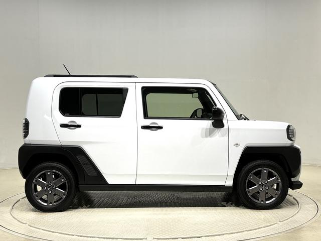 タフト Gターボ ダーククロムベンチャー スカイフィールトップ ダークメッキパック シルバーアンダーガーニッシュ インテリアアクセント LEDオートハイビーム&フォグランプ 電動パーキングブレーキ バックカメラ アルミホイール(7枚目)