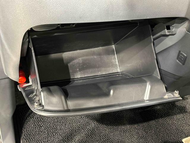 スペーシア Ｇリミテッド　ナビ　パノラマモニター　シートヒーター　ハロゲンヘッドライト　片側電動スライドドア　オートエアコン　電動格納ドアミラー　片側シートヒーター　キーフリーシステム　アイドリングストップ　ホイールキャップタイヤ（33枚目）