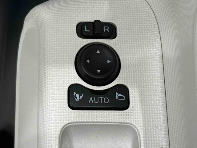 ムーヴキャンバス ストライプスG キーフリーシステム ステアリングスイッチ LEDオートライト・フォグランプ 電動パーキングブレーキ プッシュボタンスタート セキュリティアラーム バックカメラ 両側パワースライドドアウエルカムオープン機能 オート電動格納式ドアミラー(25枚目)