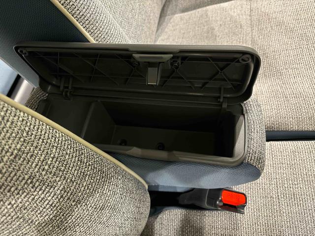 ムーヴキャンバス ストライプスG キーフリーシステム ステアリングスイッチ LEDオートライト・フォグランプ 電動パーキングブレーキ プッシュボタンスタート セキュリティアラーム バックカメラ 両側パワースライドドアウエルカムオープン機能 オート電動格納式ドアミラー(30枚目)