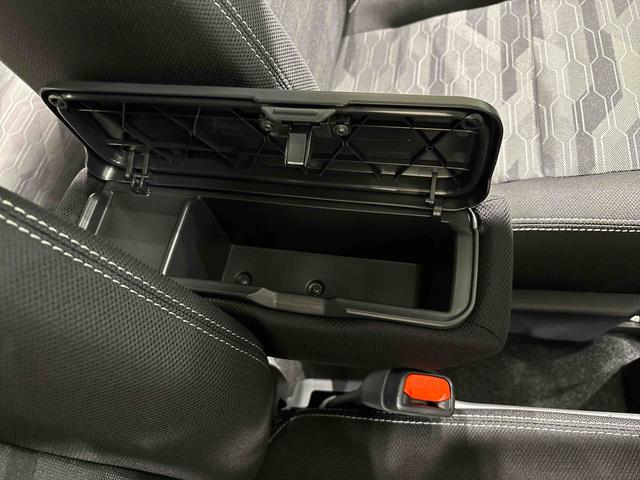 タフト Ｇ　クロムベンチャー　　メーカー保証あり（保障継承）　契約後点検込み／延長保証追加プランあり／スカイフィールトップ　クロムパック　メッキパック　シルバーアンダーガーニッシュ　インテリアアクセント　ＬＥＤオートライト＆フォグランプ　電動パーキングブレーキ（30枚目）