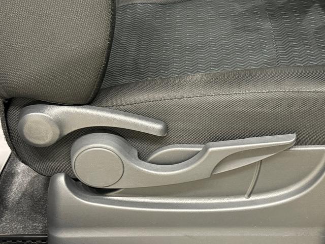 トール カスタムＧ　ターボ　ナビ　バックカメラ　ＥＴＣ　ＬＥＤヘッドランプ・フォグランプ　　アルミホイール　オートライト　プッシュボタンスタート　クルーズコントロール　　コーナーセンサー　パワースライドドア　キーフリーシステム　電動パーキングブレーキ（30枚目）