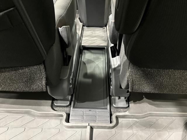 トール カスタムＧ　ターボ　ナビ　バックカメラ　ＥＴＣ　ＬＥＤヘッドランプ・フォグランプ　　アルミホイール　オートライト　プッシュボタンスタート　クルーズコントロール　　コーナーセンサー　パワースライドドア　キーフリーシステム　電動パーキングブレーキ（32枚目）