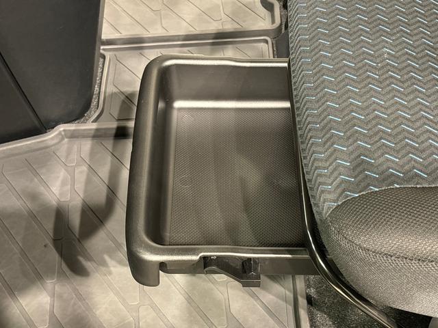 トール カスタムＧ　ターボ　ナビ　バックカメラ　ＥＴＣ　ＬＥＤヘッドランプ・フォグランプ　　アルミホイール　オートライト　プッシュボタンスタート　クルーズコントロール　　コーナーセンサー　パワースライドドア　キーフリーシステム　電動パーキングブレーキ（37枚目）