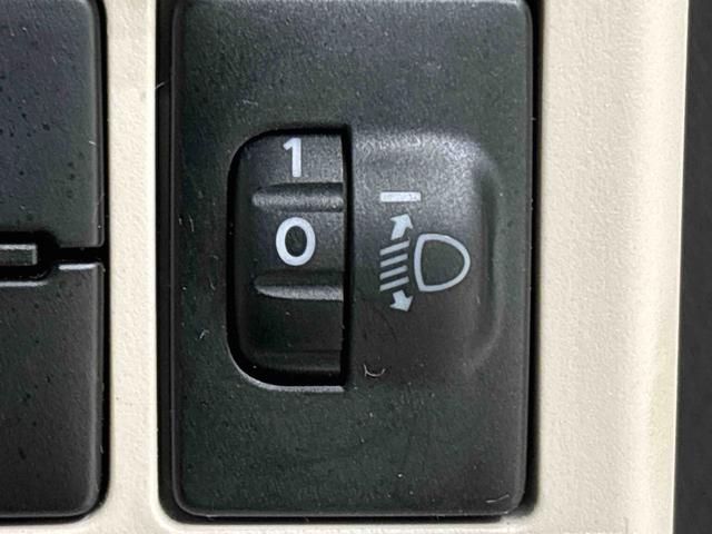 ムーヴキャンバス Ｘメイクアップリミテッド　ＳＡＩＩＩ　ハロゲンライト　ＬＥＤフォグランプ　オートライト　プッシュボタンスタート　セキュリティアラーム　パノラマモニター対応カメラ　両側パワースライドドア　７インチナビ　パノラマモニター　ドライブレコーダ（26枚目）