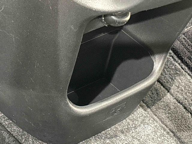 ムーヴキャンバス Ｘメイクアップリミテッド　ＳＡＩＩＩ　ハロゲンライト　ＬＥＤフォグランプ　オートライト　プッシュボタンスタート　セキュリティアラーム　パノラマモニター対応カメラ　両側パワースライドドア　７インチナビ　パノラマモニター　ドライブレコーダ（37枚目）