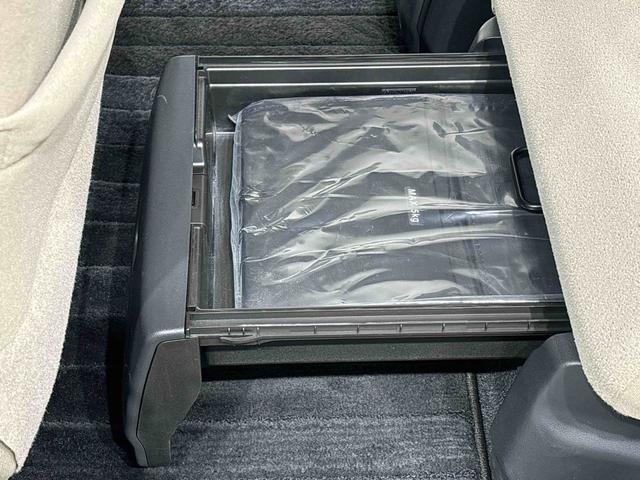 ムーヴキャンバス Ｘメイクアップリミテッド　ＳＡＩＩＩ　ハロゲンライト　ＬＥＤフォグランプ　オートライト　プッシュボタンスタート　セキュリティアラーム　パノラマモニター対応カメラ　両側パワースライドドア　７インチナビ　パノラマモニター　ドライブレコーダ（42枚目）