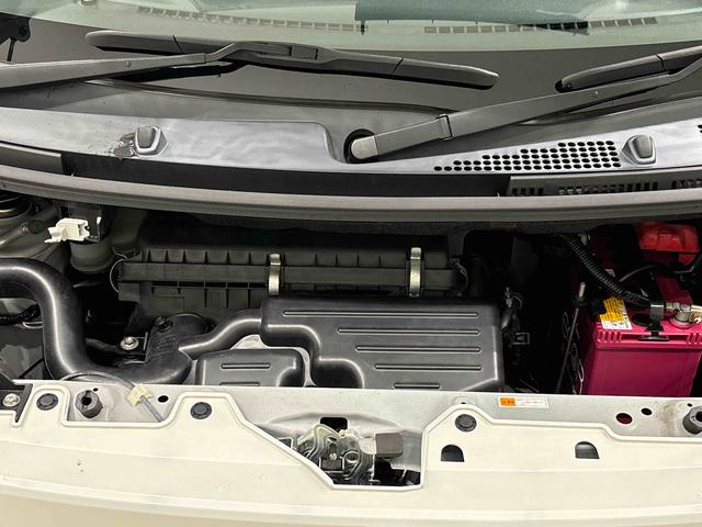 ムーヴキャンバス Ｘメイクアップリミテッド　ＳＡＩＩＩ　ハロゲンライト　ＬＥＤフォグランプ　オートライト　プッシュボタンスタート　セキュリティアラーム　パノラマモニター対応カメラ　両側パワースライドドア　７インチナビ　パノラマモニター　ドライブレコーダ（49枚目）