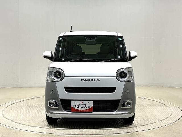 ムーヴキャンバス ストライプスGターボ LEDオートライト・フォグランプ 電動パーキングブレーキ プッシュボタンスタート セキュリティアラーム バックカメラ 両側パワースライドドアウエルカムオープン機能 オート電動格納式ドアミラー(6枚目)