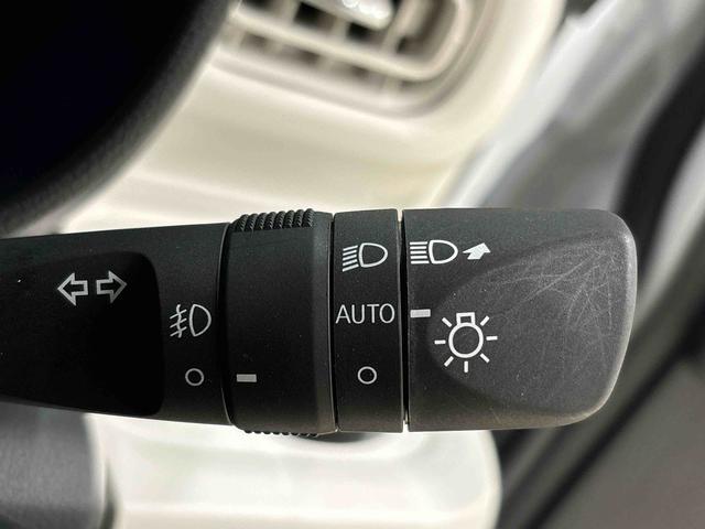 ムーヴキャンバス ストライプスGターボ LEDオートライト・フォグランプ 電動パーキングブレーキ プッシュボタンスタート セキュリティアラーム バックカメラ 両側パワースライドドアウエルカムオープン機能 オート電動格納式ドアミラー(24枚目)