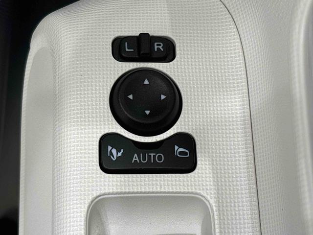 ムーヴキャンバス ストライプスGターボ LEDオートライト・フォグランプ 電動パーキングブレーキ プッシュボタンスタート セキュリティアラーム バックカメラ 両側パワースライドドアウエルカムオープン機能 オート電動格納式ドアミラー(25枚目)