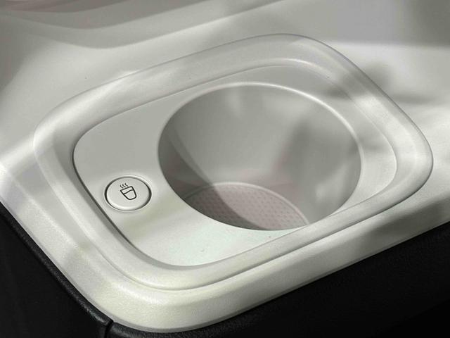 ムーヴキャンバス ストライプスGターボ LEDオートライト・フォグランプ 電動パーキングブレーキ プッシュボタンスタート セキュリティアラーム バックカメラ 両側パワースライドドアウエルカムオープン機能 オート電動格納式ドアミラー(31枚目)