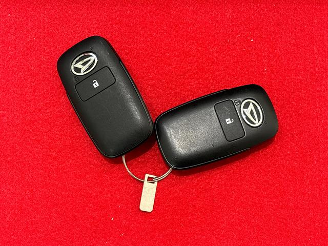 �d�q�J�[�h�L�[���g�т��Ă���΁A���N�G�X�g�X�C�b�`�����������Ńh�A�̎{���Ɖ������s���܂��B����������h�~�ɖ𗧂C���r���C�U�[�@�\�t���ł��B