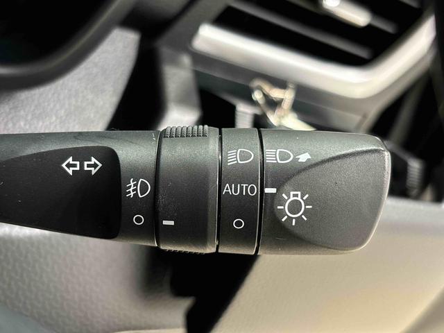 トール カスタムＧ　バックモニター対応　電動パーキングブレーキ　ＬＥＤヘッドランプ・フォグランプ　　１４インチアルミホイール　オートライト　プッシュボタンスタート　クルーズコントロール　　コーナーセンサー　パワースライドドア　キーフリーシステム（23枚目）