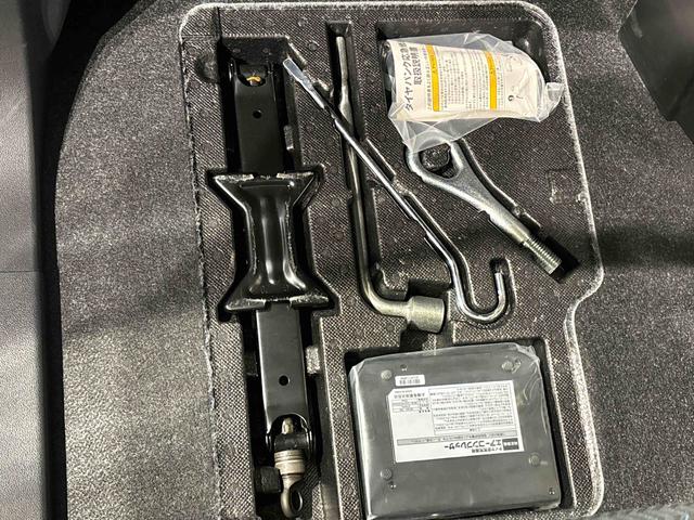 トール カスタムＧ　バックモニター対応　電動パーキングブレーキ　ＬＥＤヘッドランプ・フォグランプ　　１４インチアルミホイール　オートライト　プッシュボタンスタート　クルーズコントロール　　コーナーセンサー　パワースライドドア　キーフリーシステム（33枚目）