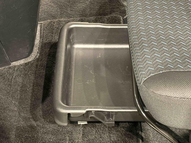 トール カスタムＧ　バックモニター対応　電動パーキングブレーキ　ＬＥＤヘッドランプ・フォグランプ　　１４インチアルミホイール　オートライト　プッシュボタンスタート　クルーズコントロール　　コーナーセンサー　パワースライドドア　キーフリーシステム（34枚目）