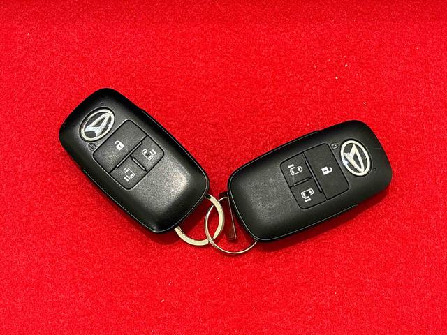 トール カスタムＧ　バックモニター対応　電動パーキングブレーキ　ＬＥＤヘッドランプ・フォグランプ　　１４インチアルミホイール　オートライト　プッシュボタンスタート　クルーズコントロール　　コーナーセンサー　パワースライドドア　キーフリーシステム（49枚目）