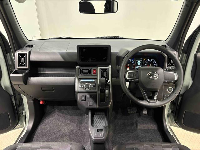 タフト Ｇ　クロムベンチャー　スカイフィールトップ　クロムパック　メッキパック　シルバーアンダーガーニッシュ　インテリアアクセント　ＬＥＤオートライト＆フォグランプ　電動パーキングブレーキ　バックカメラ　アルミホイール（12枚目）