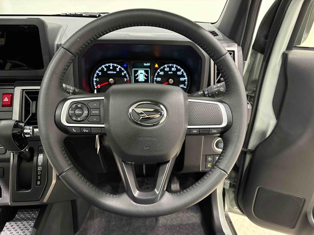 タフト Ｇ　クロムベンチャー　スカイフィールトップ　クロムパック　メッキパック　シルバーアンダーガーニッシュ　インテリアアクセント　ＬＥＤオートライト＆フォグランプ　電動パーキングブレーキ　バックカメラ　アルミホイール（13枚目）