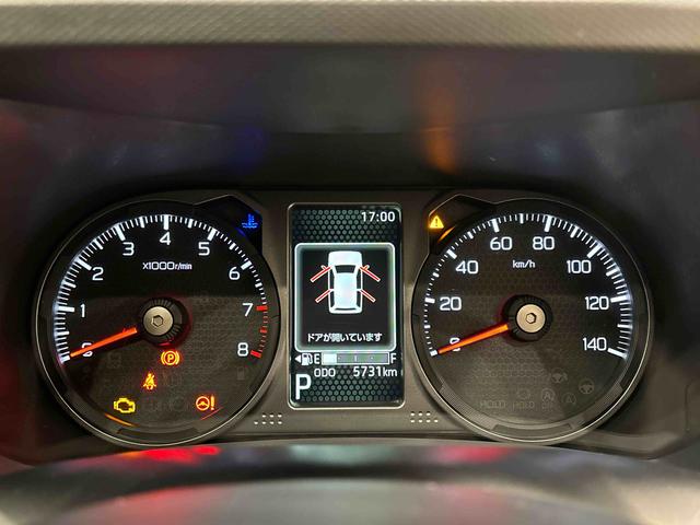 タフト Ｇ　クロムベンチャー　スカイフィールトップ　クロムパック　メッキパック　シルバーアンダーガーニッシュ　インテリアアクセント　ＬＥＤオートライト＆フォグランプ　電動パーキングブレーキ　バックカメラ　アルミホイール（21枚目）