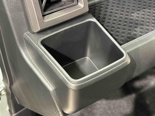 タフト Ｇ　クロムベンチャー　スカイフィールトップ　クロムパック　メッキパック　シルバーアンダーガーニッシュ　インテリアアクセント　ＬＥＤオートライト＆フォグランプ　電動パーキングブレーキ　バックカメラ　アルミホイール（31枚目）